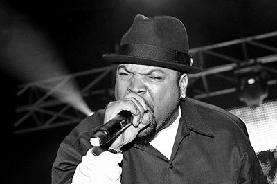 Ice Cube's Twitter followers decreased by -14,397 between Jan 2, 2021 and Feb 25, 2022. [br]Can you guess how many Twitter followers Ice Cube had in Feb 25, 2022?
