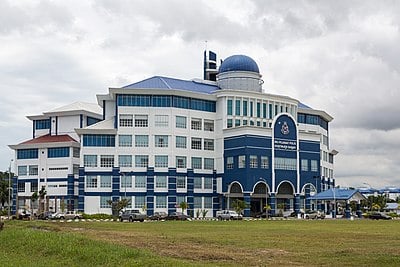 What is Kota Kinabalu a major gateway for?