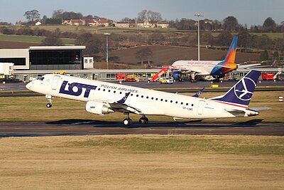 How many aircraft are in the LOT Polish Airlines fleet as of 2022?