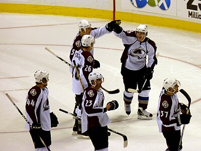 In which year did the Avalanche's streak of playoff appearances end?