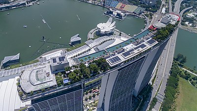 What is the length of the skyway connecting the three towers of Marina Bay Sands?