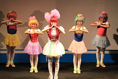 Which single of Kyary Pamyu Pamyu reached the top ten on Japan's Oricon chart in 2011?