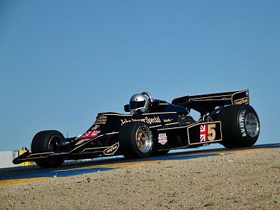 What was the iconic livery color combination of Team Lotus in the 1970s?