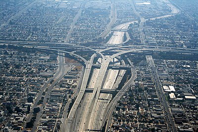 Los Angeles shares a border with  [url class="tippy_vc" href="#2539251"]San Fernando[/url], [url class="tippy_vc" href="#2548890"]Lynwood[/url] & [url class="tippy_vc" href="#7753809"]Ladera Heights[/url]. [br] Can you guess which has a larger population?