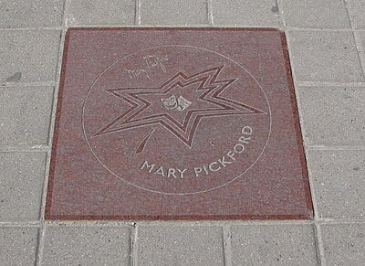On what date did Mary Pickford pass away?