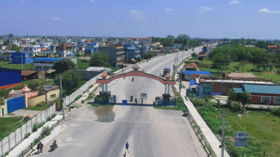 What is the estimated population of Biratnagar according to the 2021 Nepal census?