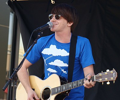 On which chart did Drake Bell in Concert debut at No. 81?