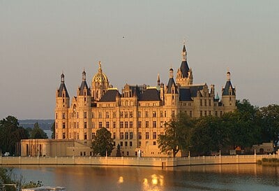 What is the current function of Schwerin Palace?