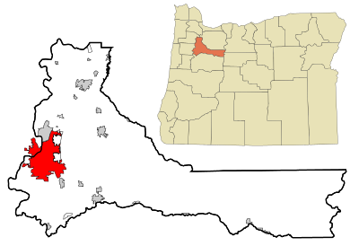 Which two counties does Salem, Oregon, span?
