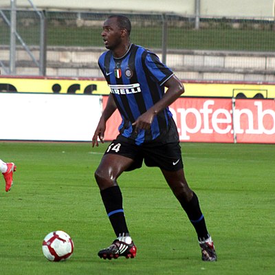 Who was the manager that signed Vieira for Juventus?