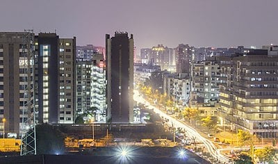 What percentage of Surat's population are internet users?