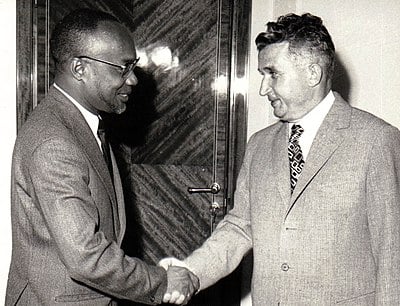 What year did Amílcar Cabral co-found the African Party for the Independence?