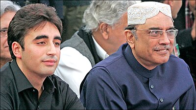 Which position has Bilawal's mother, Benazir Bhutto, held in Pakistan?
