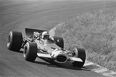 Did Surtees also manage other racing teams?