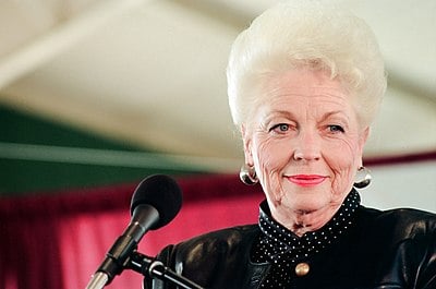 Which university did Ann Richards attend?