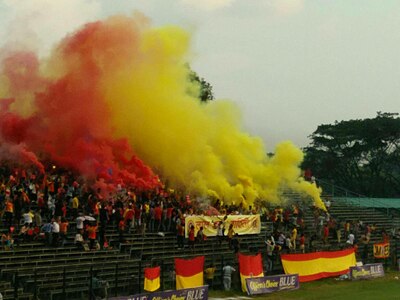 What are the club colors of East Bengal?