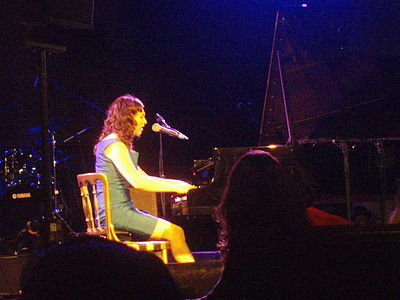 Which scene was Regina Spektor a part of in New York's independent music circles?