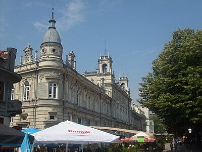 Which Romanian city is located opposite Ruse on the Danube River?