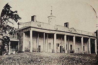 How many times did George Washington expand the house at Mount Vernon?
