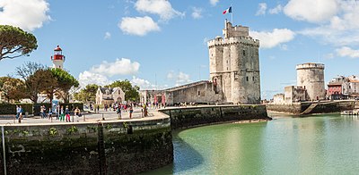 What is the nickname for the inhabitants of La Rochelle?