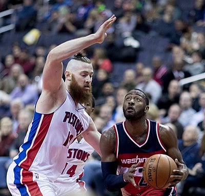 In 2013, which NBA team did Aron Baynes join?