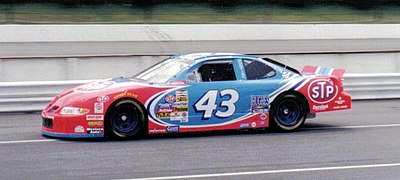 What was the name of Bobby Hamilton's racing team?
