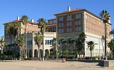 Which university has a satellite campus in Santa Monica?