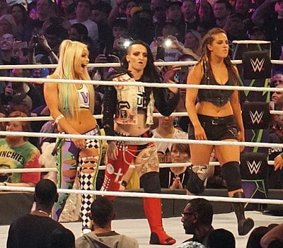 Who held the WWE Women's Tag Team Championship a record-tying two times with Liv Morgan?