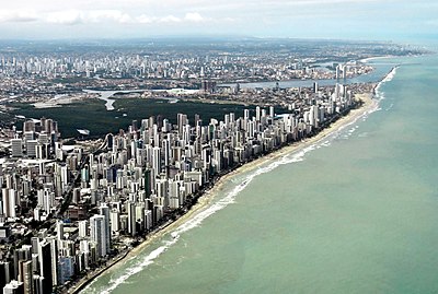 Which two rivers meet in Recife before flowing into the South Atlantic Ocean?