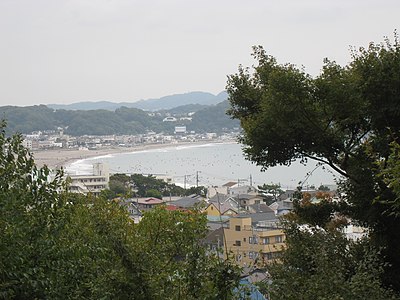 What is Kamakura's population density per km²?