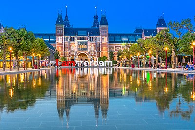 Which of the following cities or administrative bodies are twinned to Amsterdam?[br](Select 2 answers)