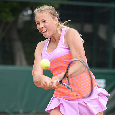 With whom is Anett Kontaveit's farewell match played?