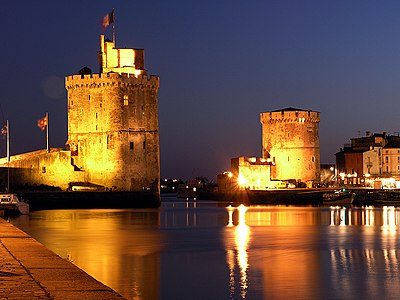 What was the main reason for La Rochelle's rapid development in the Middle Ages?