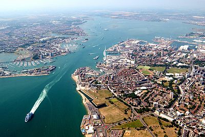 What is Portsmouth's unique geographical feature among English cities?