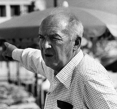 What is the title of Vladimir Nabokov's memoir?