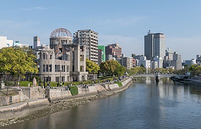 [url class="tippy_vc" href="#1960149"]Higashihiroshima[/url] occupies an area of 635.16 square kilometre. What is the area occupied by Hiroshima?
