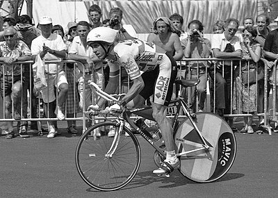 How many times did Greg LeMond win the Tour de France?