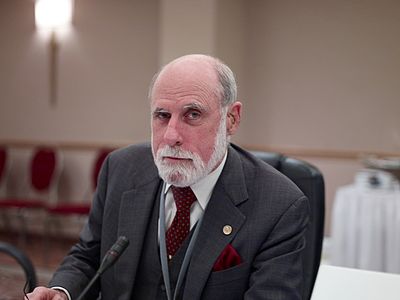 Which university did Vint Cerf attend for his undergraduate degree?