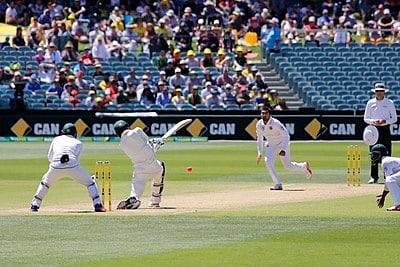 Who is known for their varied bowling styles in South African cricket?